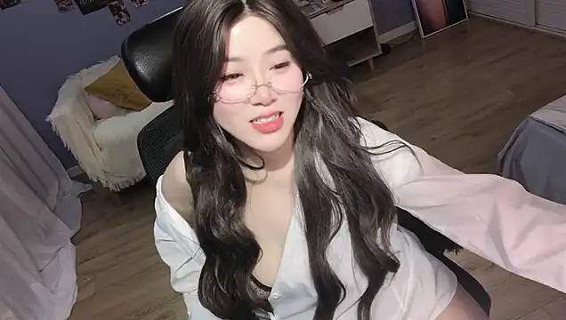 Xiaoai_007 - 周五坏~偷穿你的白衬衫嘻嘻🤭脱衣诱惑
