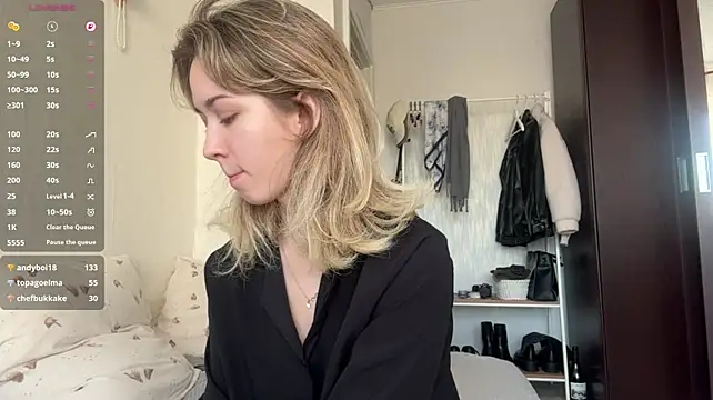 Sara_Bloservety - Tease with a hand in panties