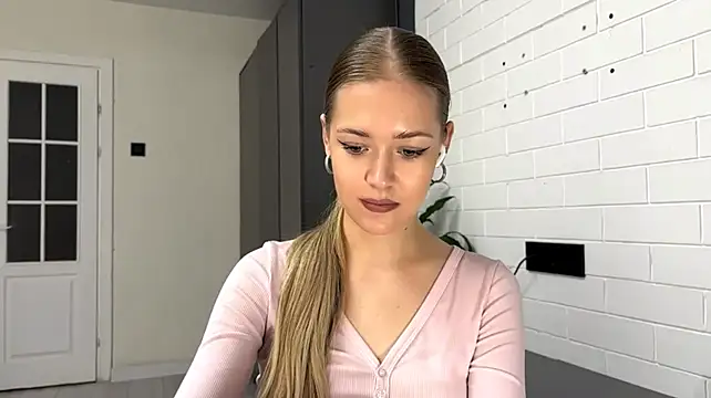 ZaidaSchwarten - Tease with my blouse