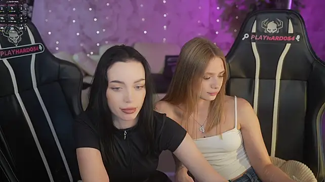 Angy_Netal - show tits 2 girls