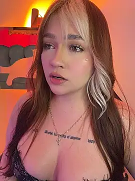 Daniela_ruizz - plug in ass