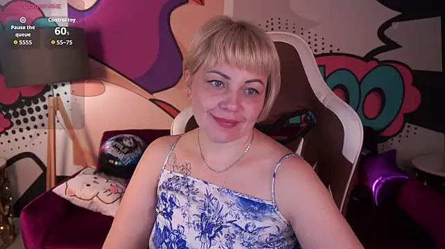 AmaraNights - Ass and breast show