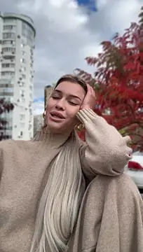 KikiWatson - Flash boobs in public 😈