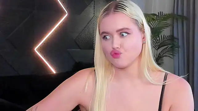 Julia_robertson - ❤️blow job + topless💞