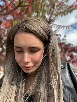 SandraCarter - Show hard nipples in park