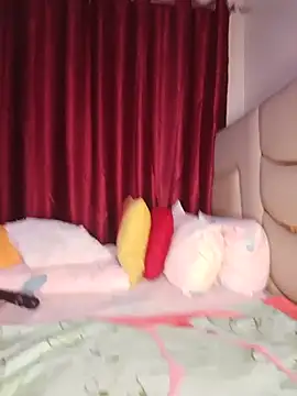 NicRaisaa - Doggy fucking and squirt