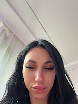 Ilariea_girl - lets use the fuckmachine in my pussy