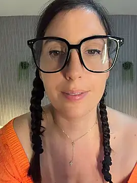 MysteryGirl__ - Déshabille toi + doigts pussy