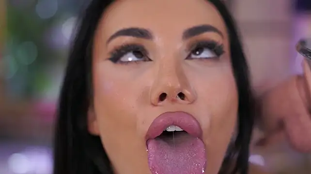 LaraKhaleesi - Let me blow you good