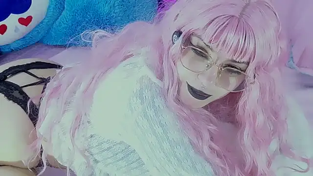 BizzyNoar - destroy my make up fill saliva