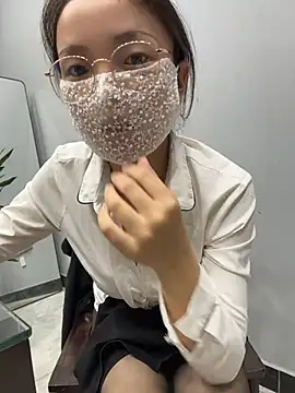 Richuan - 外面玻璃看得见，办公室感受高潮
