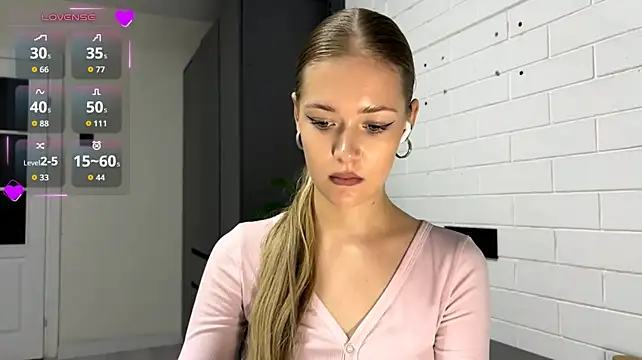 ZaidaSchwarten - Tease with my blouse