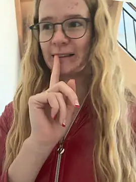 Bikergirl_97 - finger pussy at the stairs