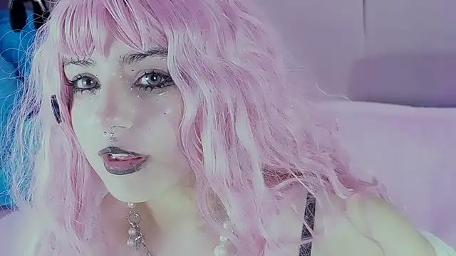 BizzyNoar - destroy my make up fill saliva