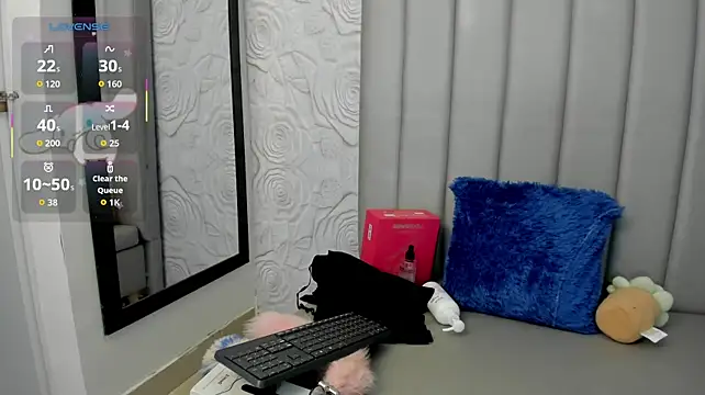 AlexaFoxy18 - SPANK ASSX5 DOGGY+ CONTROL TOY