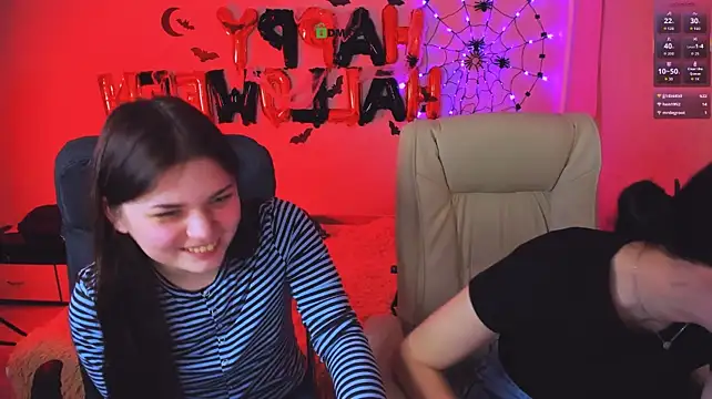 Adelina_xxx - pinch nipples in clothes