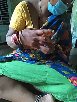 Tamilselviroja- - 😍 2 boobs oil show 😍