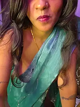 Curvy_BabyGirl - First Day, First Show!