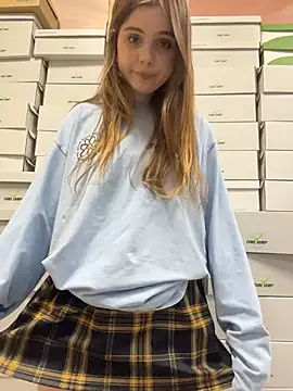 Lunabelle_ - take off my shirt and massage boobs