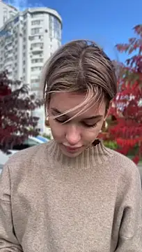 KikiWatson - Show ass in public 😈