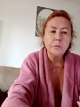 Hottie-Mom - Watch how Im playing with my...
