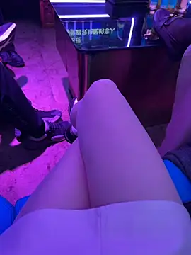 CiCi9 - 🦌园长户外特写小穴