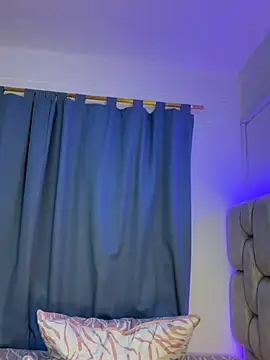 Scarleett_Blakee - show tits