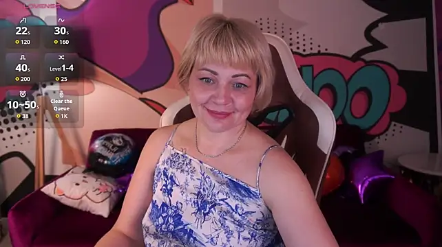 AmaraNights - Ass and breast show