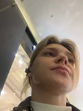 ValenciaShock - SQUEEZE MY NAKED BOOBS