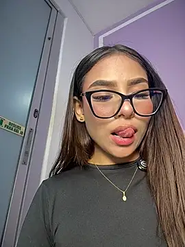 Amira_cute2 - Put 1 finger inside pussy 💦