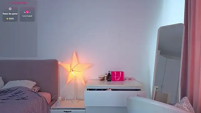 SmolCutie - GET ME NAKED