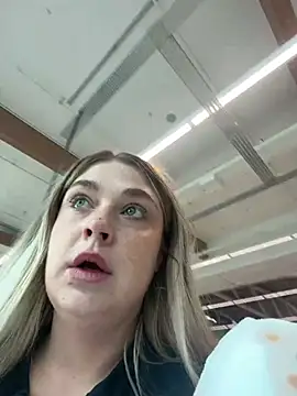 Blairbella - Shops in slipt legging hole in ass