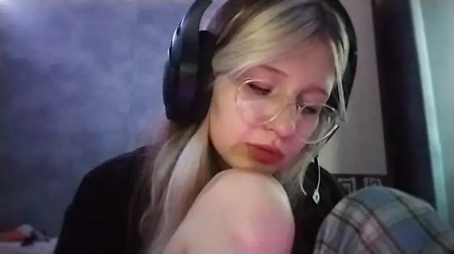 Eliseida - show the bra <3
