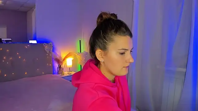 Laura_Leee - naked tits