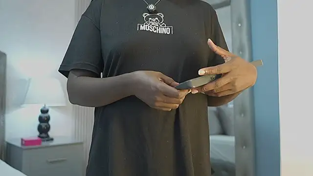 VickyWalles - Squeeze nipples 🥵