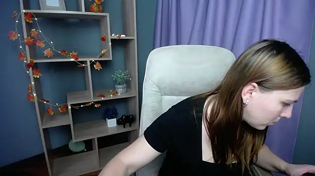 ElizabethGlow - put on heels