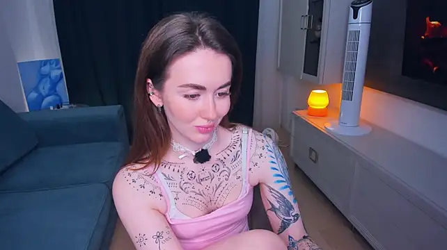 CinthiaHousner - Let’s start with passionate kisses <3