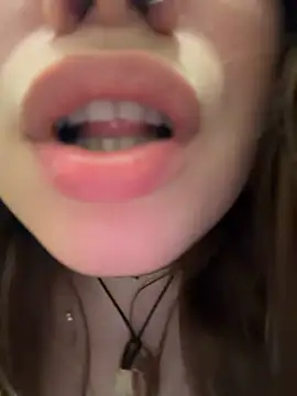 Lucy-joy - FIRST FINGERING PUSSY AT DAY
