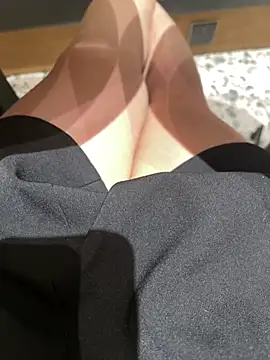 Xiao-mo520 - 美导老师下班兼，咖啡厅偷玩小刺激，超敏感体质容易失控，完成目标找陌生人搭讪