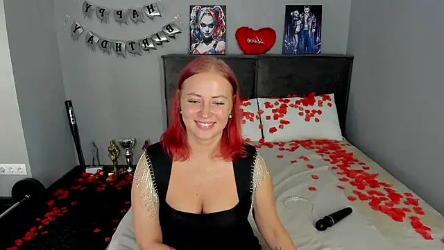 MuscleXXXBarbie - BIRTHDAY GIRL NAKED MUSCLE SHOW