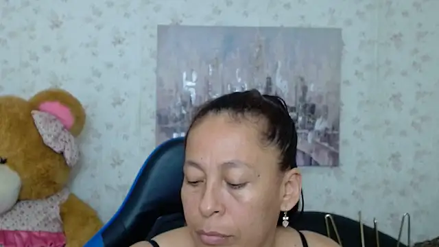 Mature_martina - flash ass