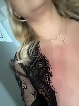 Aneri - puss in your face