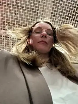 FReyja_44 - Spit on tits and play