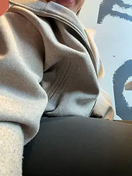 Beautydiamond - Ride dildo + big squirt