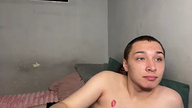 WildHeart_Couple - John passionately squeezes my boobs
