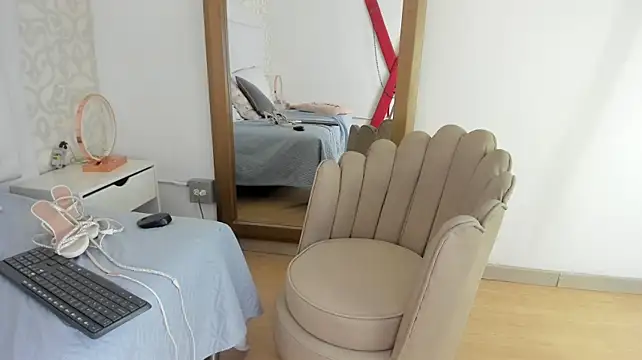 Camila_black__ - Milk over pussy and masturbation