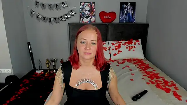 MuscleXXXBarbie - BIRTHDAY GIRL NAKED MUSCLE SHOW