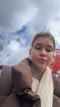 KikiWatson - Show pussy in public 🔞💦