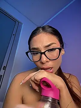 Amira_cute2 - Touch clit +Open legs