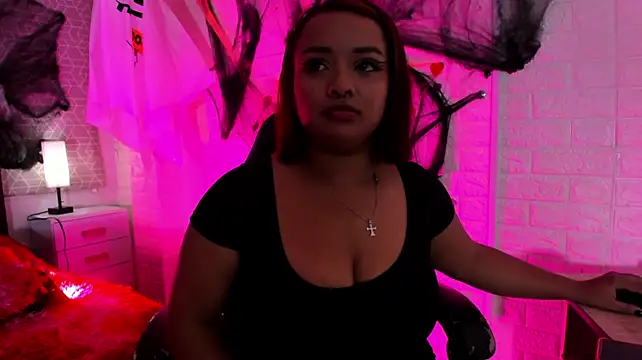 Urax_Cookie - show tits 🍒👀